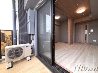 【バルコニー】 | エステムコート名古屋新栄Ⅵ アートテラス | 開放的で明るい空間を演出してくれるバルコニーです