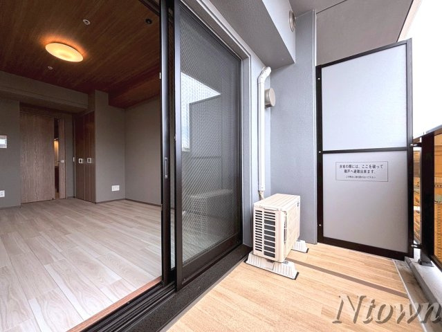 【バルコニー】 | エステムコート名古屋新栄Ⅵ アートテラス | 外からの目が気にならないバルコニーで洗濯物が干せます