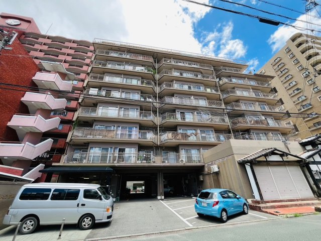 グリーンコーポ三牧の駐車場