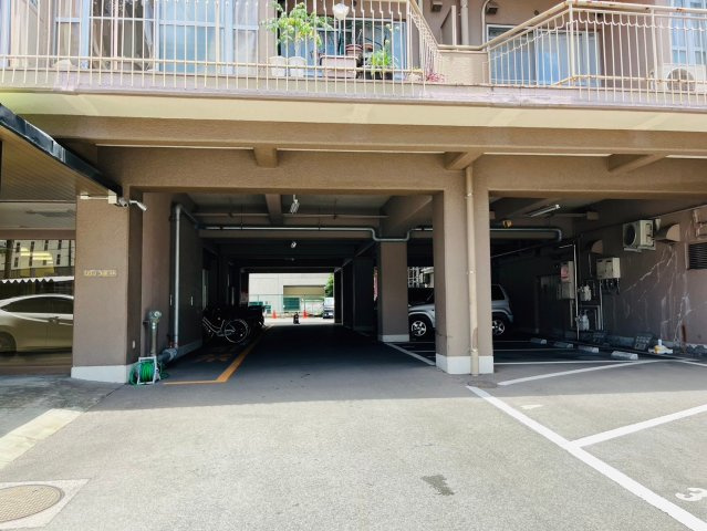 グリーンコーポ三牧のエントランス