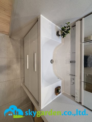 秀和平塚レジデンスの洗面所