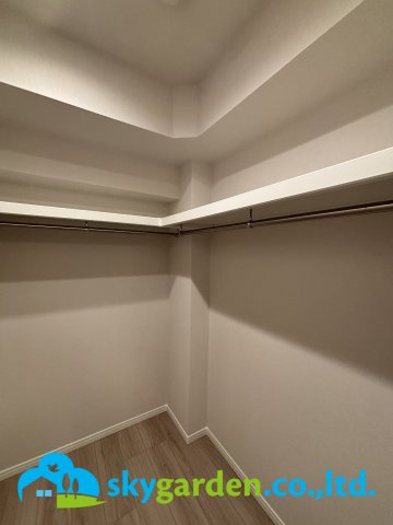 秀和平塚レジデンスの収納