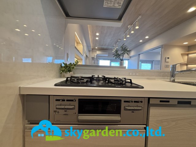 秀和平塚レジデンスのキッチン