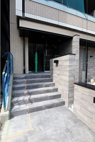 オークスクエア吹上のエントランス