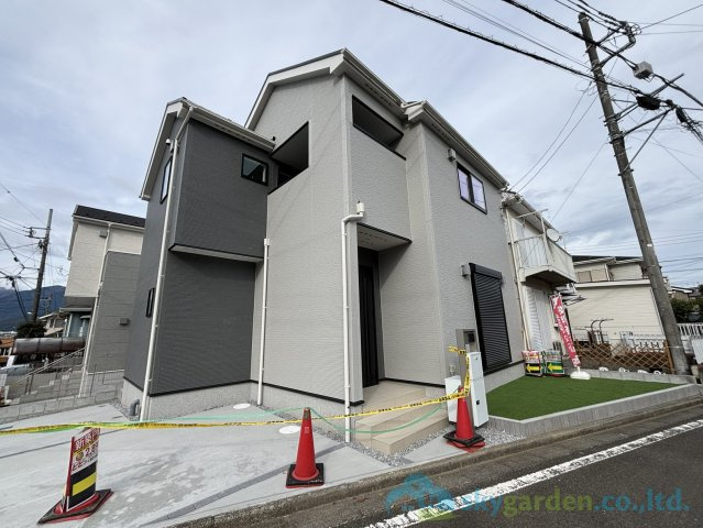 秦野市今泉24-1期　新築戸建　全2棟2号棟