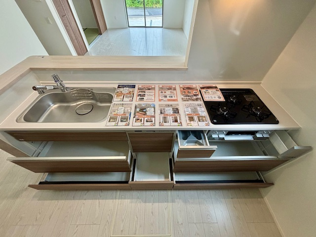 久留米市荒木町白口2期　全3棟のキッチン