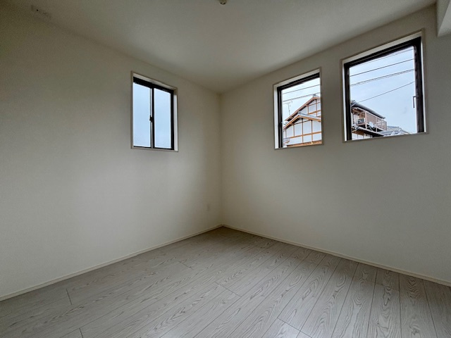 久留米市荒木町白口2期　全3棟の洋室