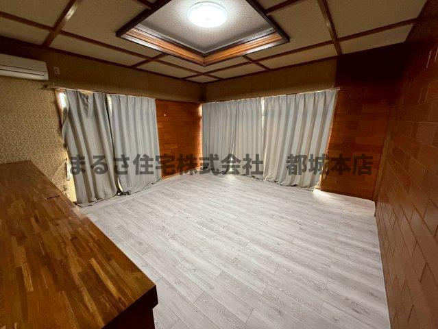 南鷹尾貸家の洋室