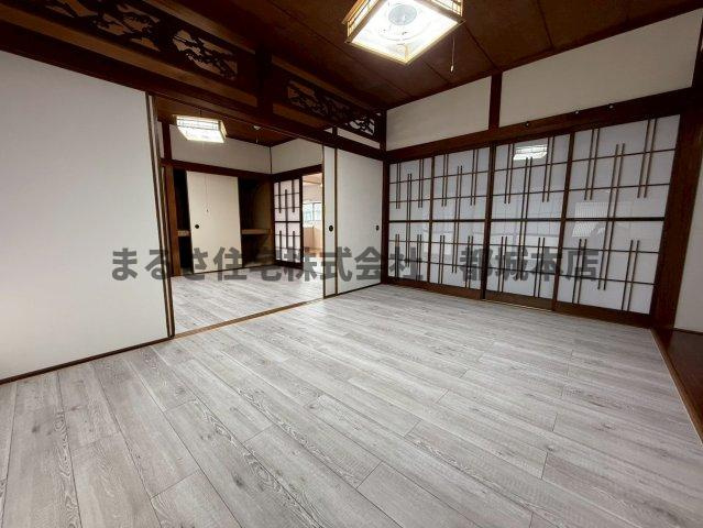 南鷹尾貸家の洋室