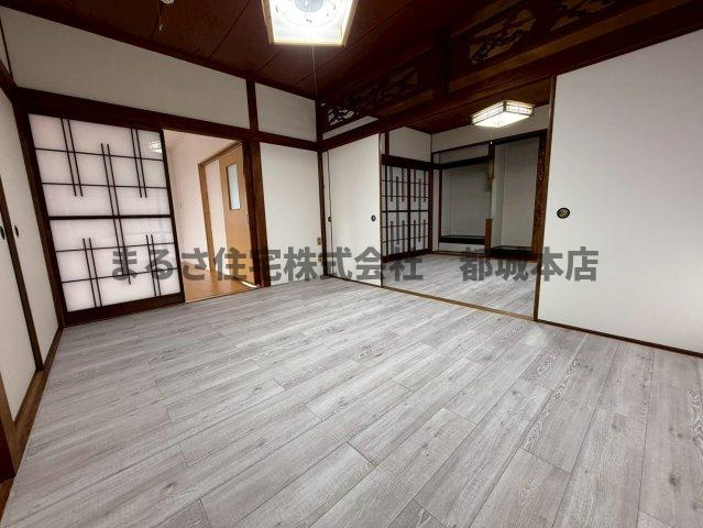 南鷹尾貸家の洋室