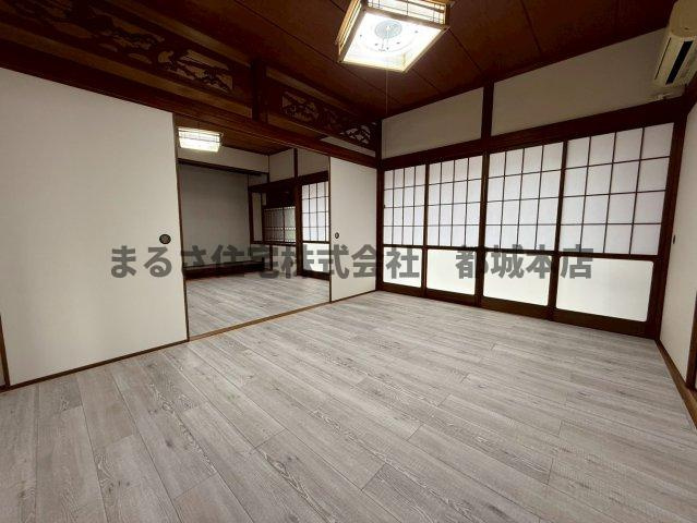 南鷹尾貸家の洋室