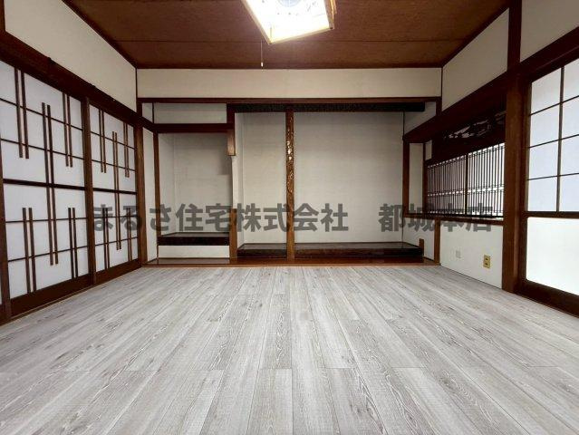 南鷹尾貸家の洋室