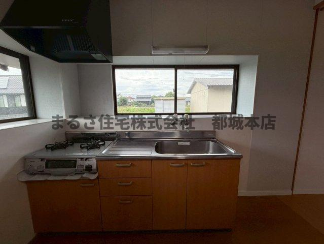 南鷹尾貸家のキッチン