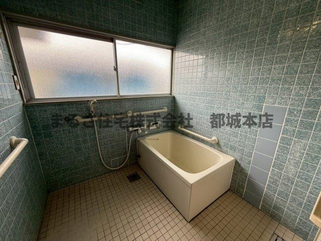 南鷹尾貸家の浴室