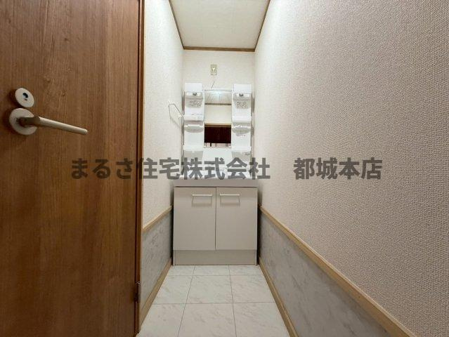 南鷹尾貸家の独立洗面台