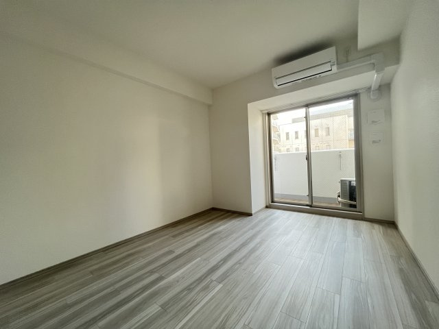 アドバンス三宮パルマの居間・リビング