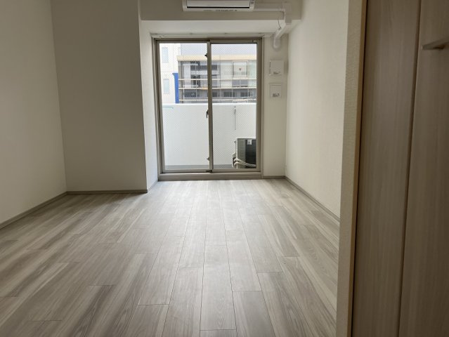 アドバンス三宮パルマの居間・リビング