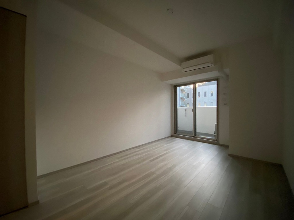 アドバンス三宮パルマの居間・リビング