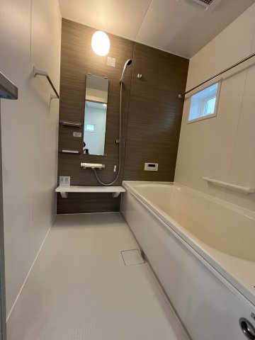 「神戸市東灘区新築一戸建」東灘区岡本の浴室|落ち着いた空間のお風呂です