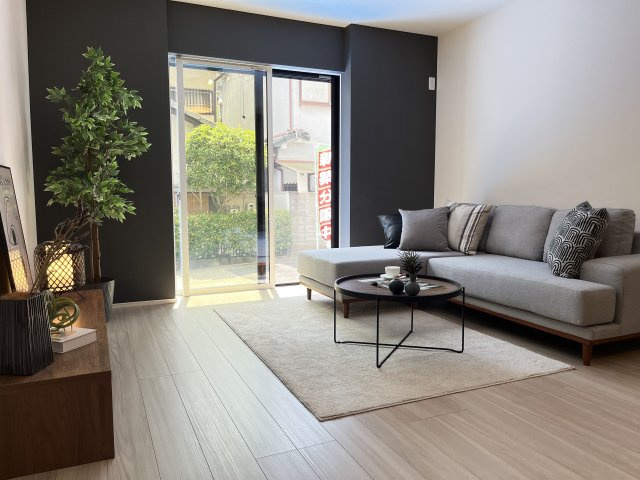 「神戸市東灘区新築一戸建」東灘区岡本の居間・リビング|使いやすいリビングです