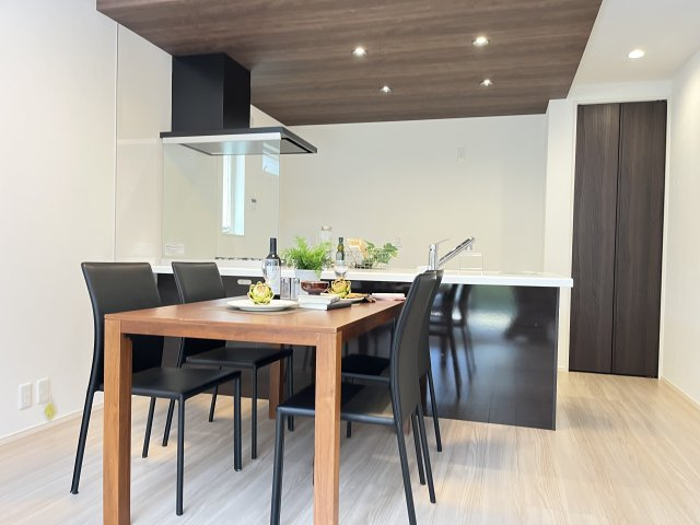 「神戸市東灘区新築一戸建」東灘区岡本の居間・リビング|おしゃれな居間です