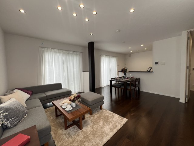 オール電化は安心です！【麻生区東百合丘】リフォーム中古戸建の居間・リビング