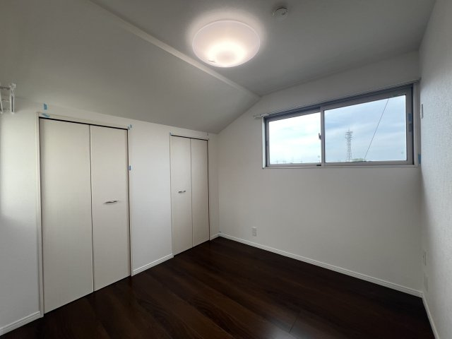 オール電化は安心です！【麻生区東百合丘】リフォーム中古戸建の洋室|スタンダードな洋室です