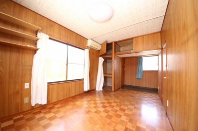 【洋室】 | 鷲宮４丁目中古住宅 | 2階 8.5帖洋室