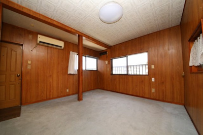 【洋室】 | 鷲宮４丁目中古住宅 | 2階 8.2帖洋室