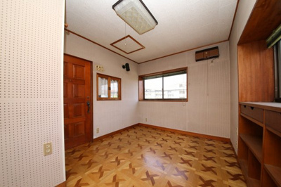 【洋室】 | 鷲宮4丁目中古住宅 | 2階 6.5帖洋室