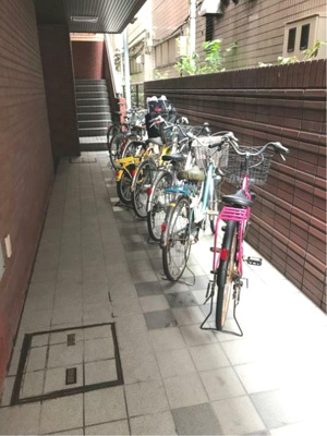 【駐車場】 | ポーラスター | 敷地内に自転車置き場があります(^^)/