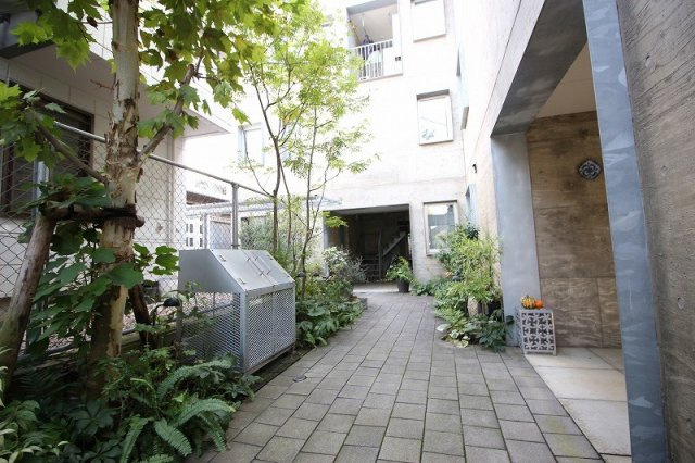 yotsuya tenera（ヨツヤテネラ）のエントランス|yotsuya tenera（ヨツヤテネラ）