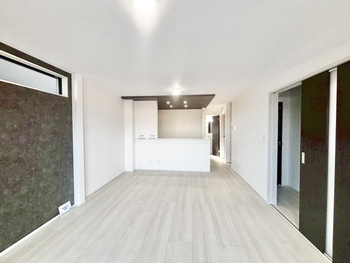 グラファーレ豊田市本町　全3棟　新築戸建の居間・リビング
