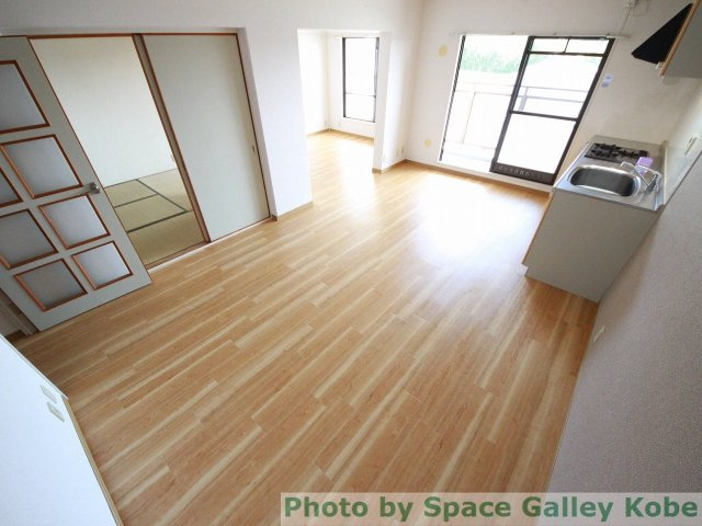 ドエルアズマの居間・リビング|※お部屋により仕様が異なる場合があります※