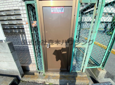 【その他共用部分】 | 　アロウンキャッスル | 専用ごみ置き場です