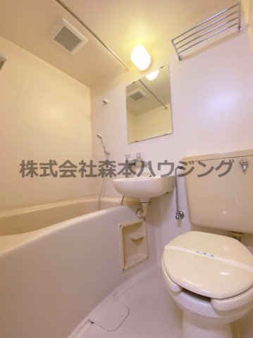 【浴室】 | 　アロウンキャッスル | きれいなお風呂です