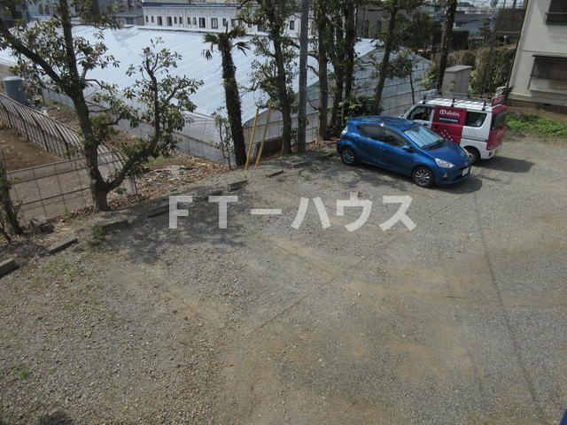 ハイツ大谷の駐車場