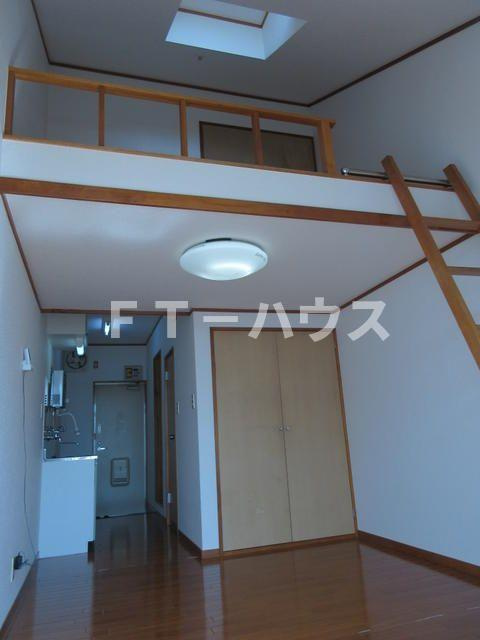 ハイツ大谷の居間・リビング