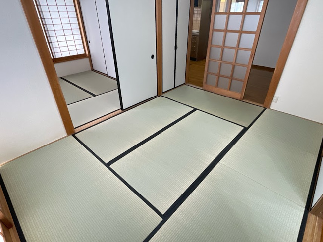 【居間・リビング】 | 富士見市羽沢1丁目　中古一戸建住宅　(ふじみ野店) | 続き間となっているので、広々と使えます！