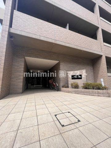 メゾン田中ー野田のエントランス