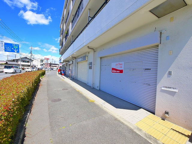 アルファプレイスのその他共用部分|店舗前