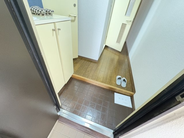 サンクレスト本中山の玄関