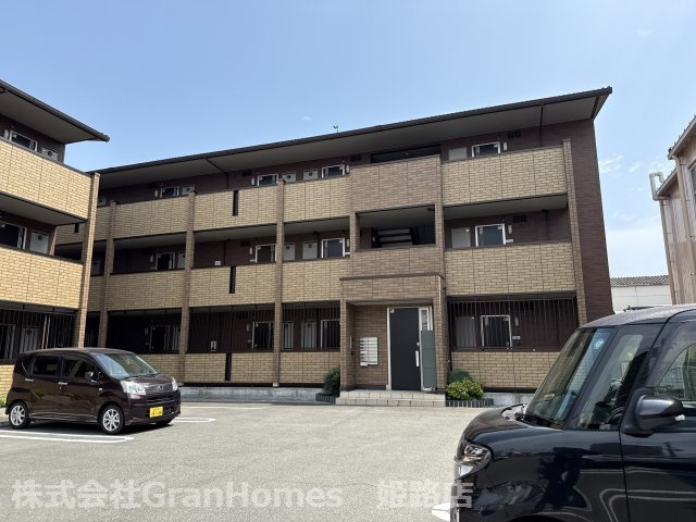 ロータス長町 B棟の外観