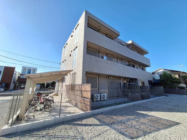 カーサシシィ逗子の外観