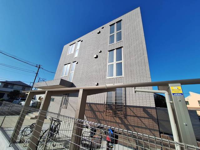 カーサシシィ逗子の外観