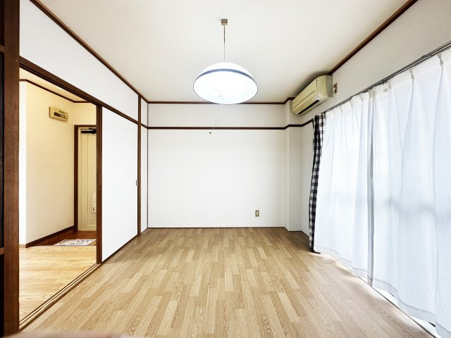 コーポ田宮の居間・リビング