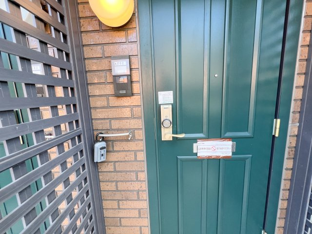 セジュール堂林 A棟の玄関