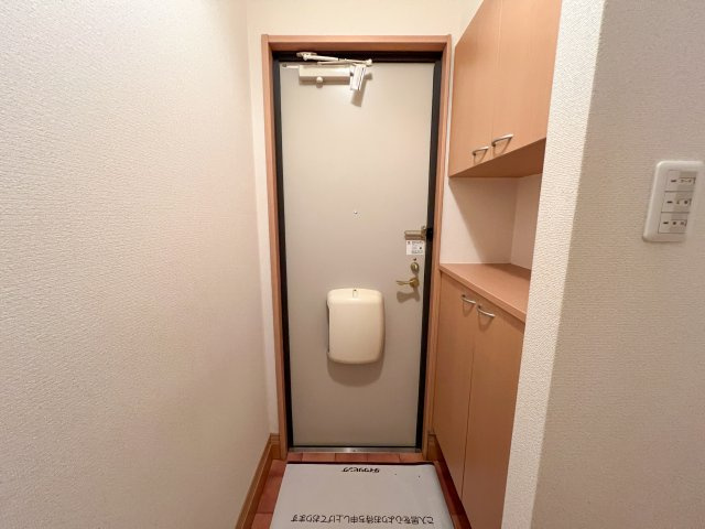 セジュール堂林 A棟の玄関