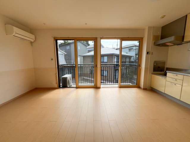 セジュール堂林 A棟の居間・リビング