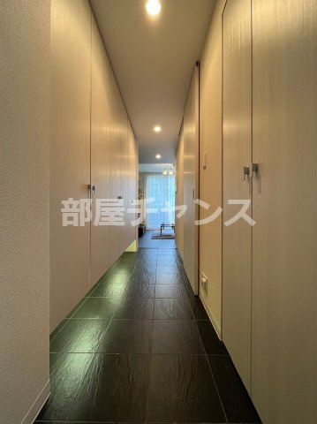 白川公園パークマンションの玄関